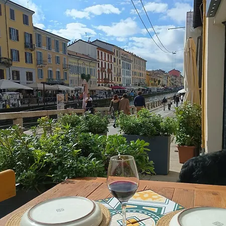 Daire Iron Bridge Navigli Location M2 *