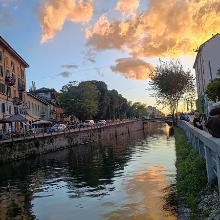 Daire Iron Bridge Navigli Location M2